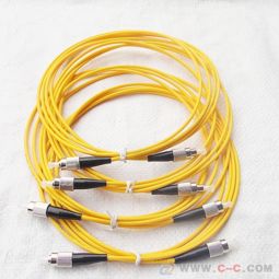 光纤跳线厂家报价解析 如何选择高性价比的解决方案